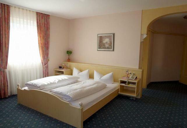 Hotel Krone Кресброн Экстерьер фото